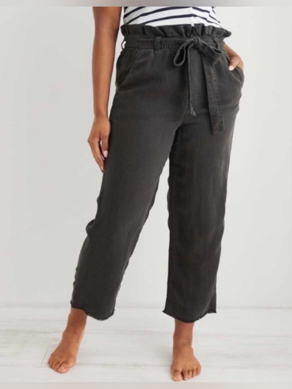 Aerie Linen Paperbag High Waisted Vintage 
Wash Cropped Black Pants Size Small